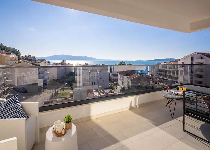 Zina * Drvenik (Split-Dalmatia)