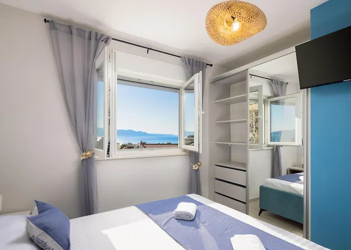 Zina * Drvenik (Split-Dalmatia)